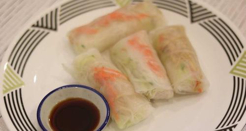 《以龙族幻想三鲜春卷玩转美食世界》（揭秘游戏中的三鲜春卷神秘制作方法）